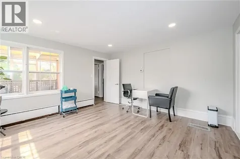 492 Locust Street Burlington ON L7S 1V2