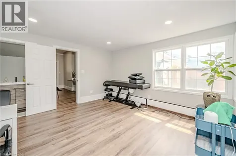 492 Locust Street Burlington ON L7S 1V2
