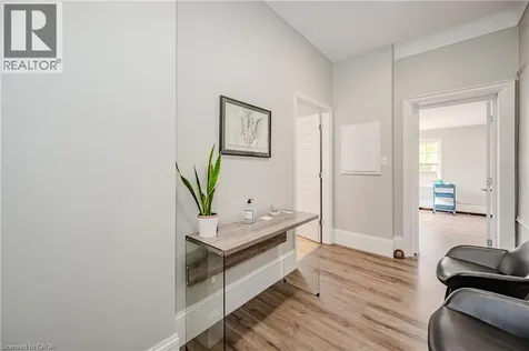 492 Locust Street Burlington ON L7S 1V2