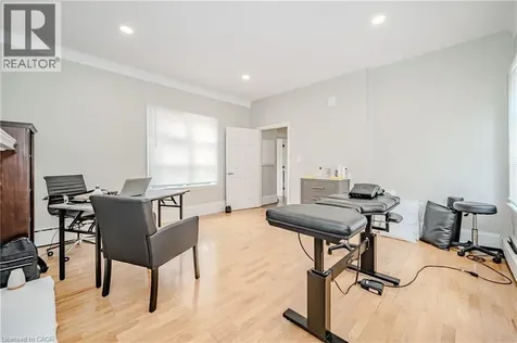 492 Locust Street Burlington ON L7S 1V2