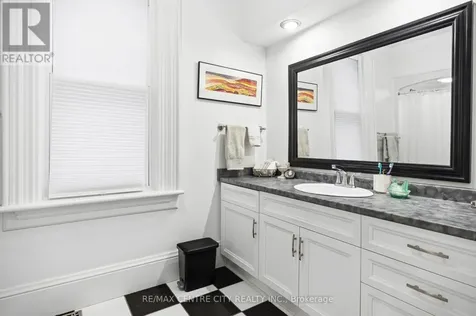 12 Rosebery Place St. Thomas ON N5R 2H7