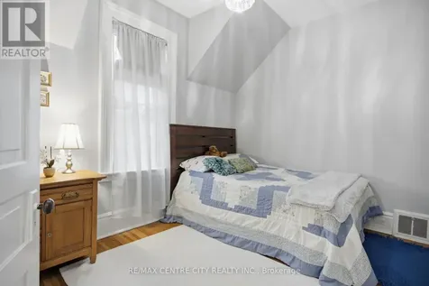 12 Rosebery Place St. Thomas ON N5R 2H7