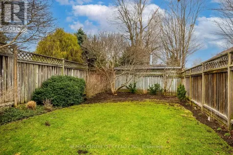 12 Rosebery Place St. Thomas ON N5R 2H7