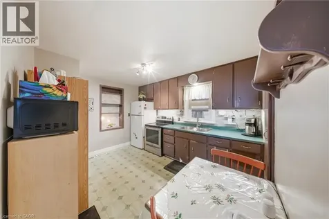 1247 Old Highway 8 Hamilton ON L0R 1Z0