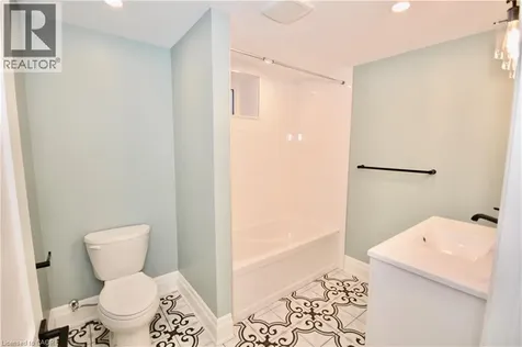 17 Inverness Avenue West Hamilton ON L9C 1A1