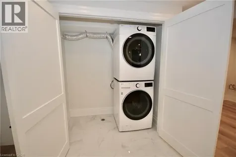 17 Inverness Avenue West Hamilton ON L9C 1A1