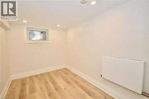 17 Inverness Avenue West Hamilton ON L9C 1A1