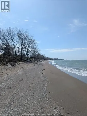 V/l Old Vine Road Pelee Island ON N0R 1M0