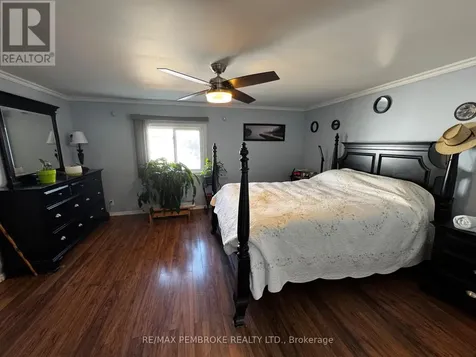 105 Pinehurst Estates Petawawa ON K8H 2H2
