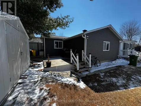 105 Pinehurst Estates Petawawa ON K8H 2H2