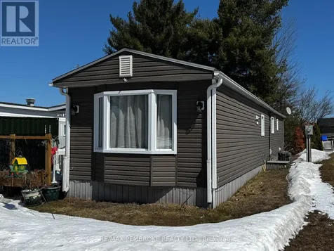 105 Pinehurst Estates Petawawa ON K8H 2H2