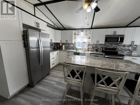 105 Pinehurst Estates Petawawa ON K8H 2H2