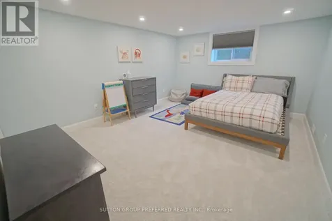 7 Metamora Crescent London North (north J) ON N6G 1R2