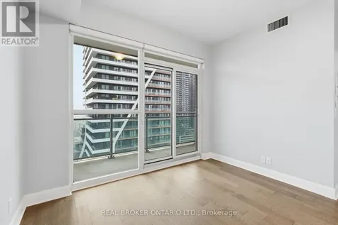 33 Shore Breeze Drive Toronto (mimico) ON M8V 0G1