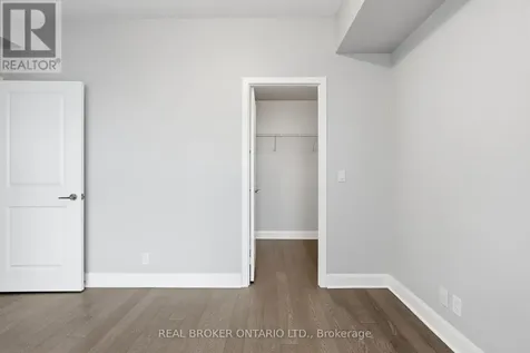 33 Shore Breeze Drive Toronto (mimico) ON M8V 0G1