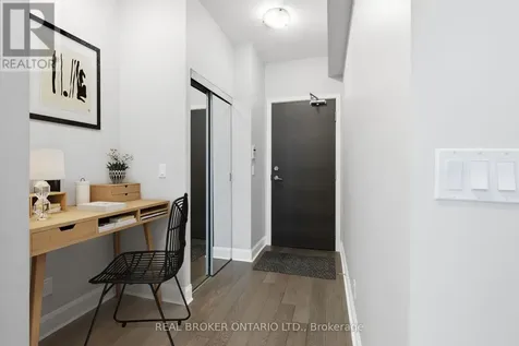 33 Shore Breeze Drive Toronto (mimico) ON M8V 0G1