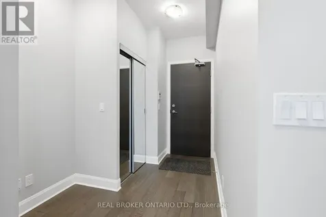 33 Shore Breeze Drive Toronto (mimico) ON M8V 0G1