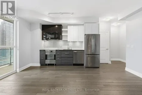 33 Shore Breeze Drive Toronto (mimico) ON M8V 0G1