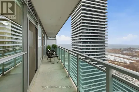 33 Shore Breeze Drive Toronto (mimico) ON M8V 0G1