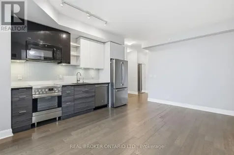 33 Shore Breeze Drive Toronto (mimico) ON M8V 0G1