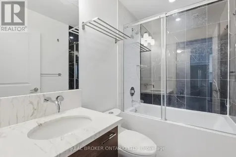 33 Shore Breeze Drive Toronto (mimico) ON M8V 0G1
