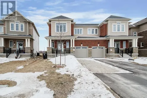 9 Mission Street Wasaga Beach ON L9Z 0L8