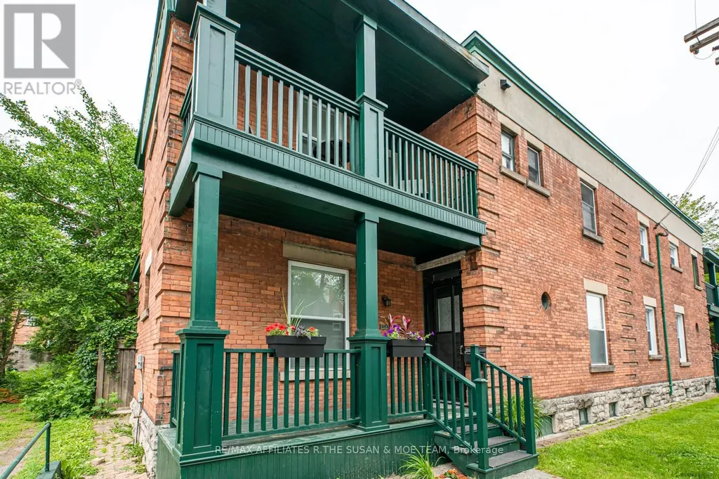 194 Augusta Street Ottawa ON K1N 8C3