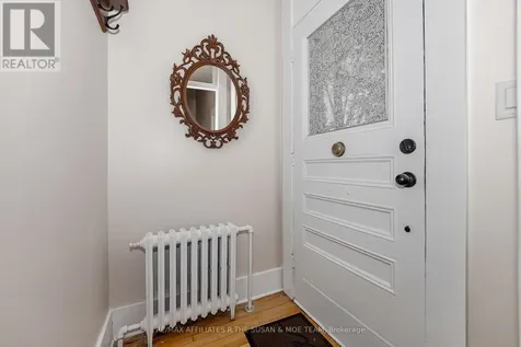 194 Augusta Street Ottawa ON K1N 8C3