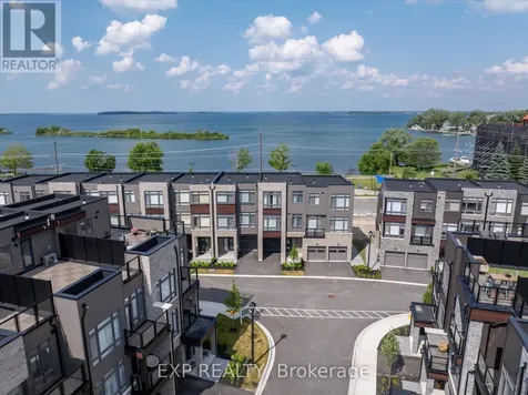 48 Wyn Wood Lane Orillia ON L3V 8P7