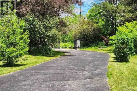 3141 Vivian Road Whitchurch-stouffville ON L3Y 4W1