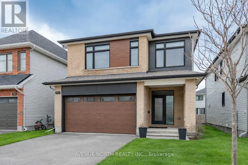 707 Moonflower Crescent Ottawa ON K1T 0X8
