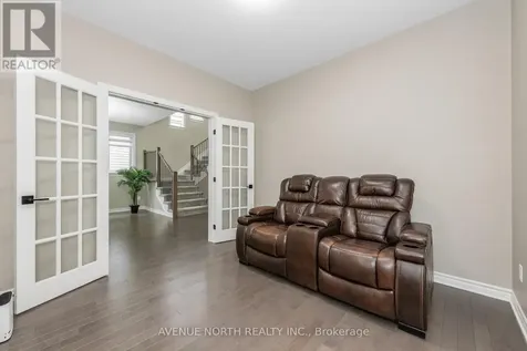 707 Moonflower Crescent Ottawa ON K1T 0X8
