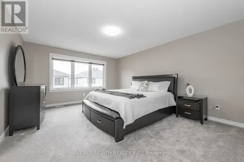 707 Moonflower Crescent Ottawa ON K1T 0X8