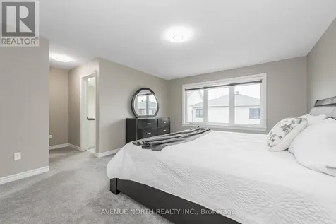707 Moonflower Crescent Ottawa ON K1T 0X8