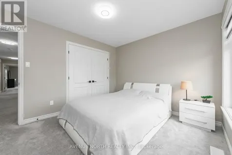 707 Moonflower Crescent Ottawa ON K1T 0X8