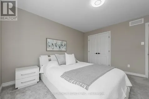 707 Moonflower Crescent Ottawa ON K1T 0X8