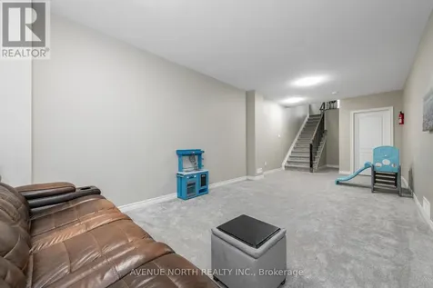 707 Moonflower Crescent Ottawa ON K1T 0X8