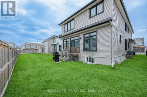 707 Moonflower Crescent Ottawa ON K1T 0X8