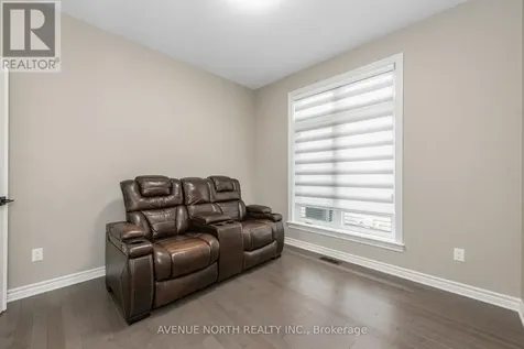 707 Moonflower Crescent Ottawa ON K1T 0X8