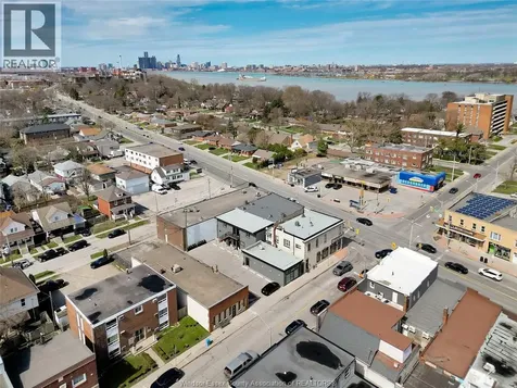 4667 Wyandotte Street East Windsor ON N8Y 1H6