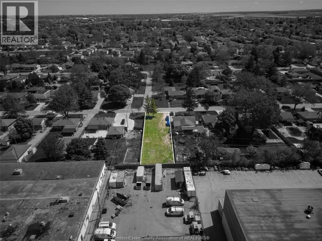 3199 Woodlawn Windsor ON N8W 2J1