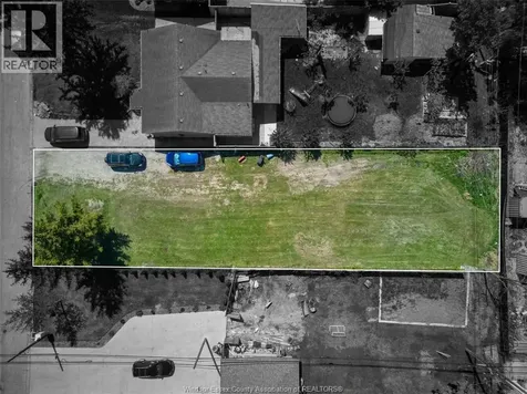 3199 Woodlawn Windsor ON N8W 2J1