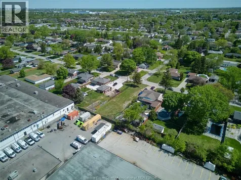 3199 Woodlawn Windsor ON N8W 2J1