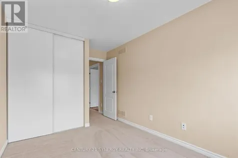 430 Foxhall Way Ottawa ON K2M 0G1