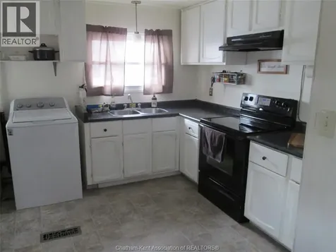 30 Regency Drive Chatham ON N7L 4E8