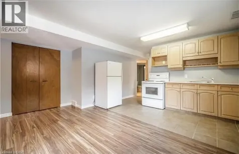 87 Tamvale Crescent Kitchener ON N2E 3K8