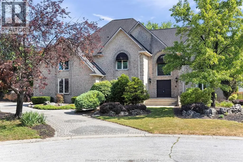 15 Fasan Crescent Tecumseh ON N8N 4L1