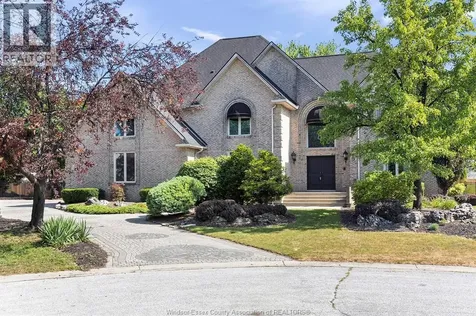 15 Fasan Crescent Tecumseh ON N8N 4L1