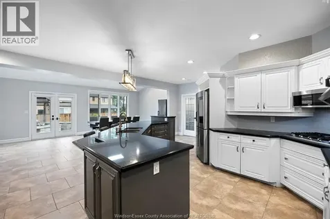 15 Fasan Crescent Tecumseh ON N8N 4L1