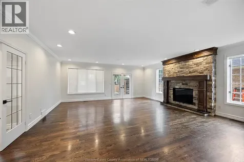 15 Fasan Crescent Tecumseh ON N8N 4L1
